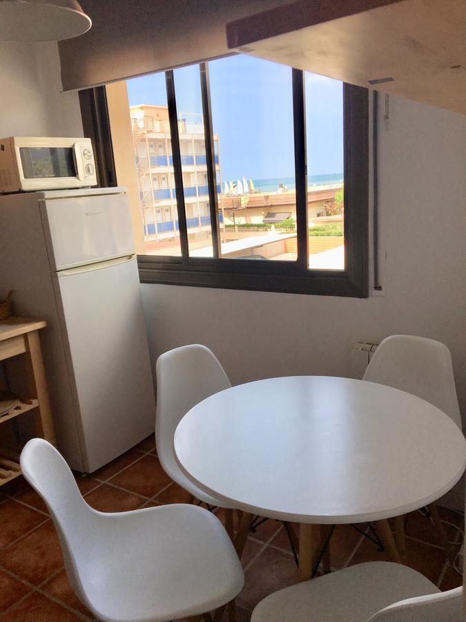 Beach Castelldefels Luaran gambar